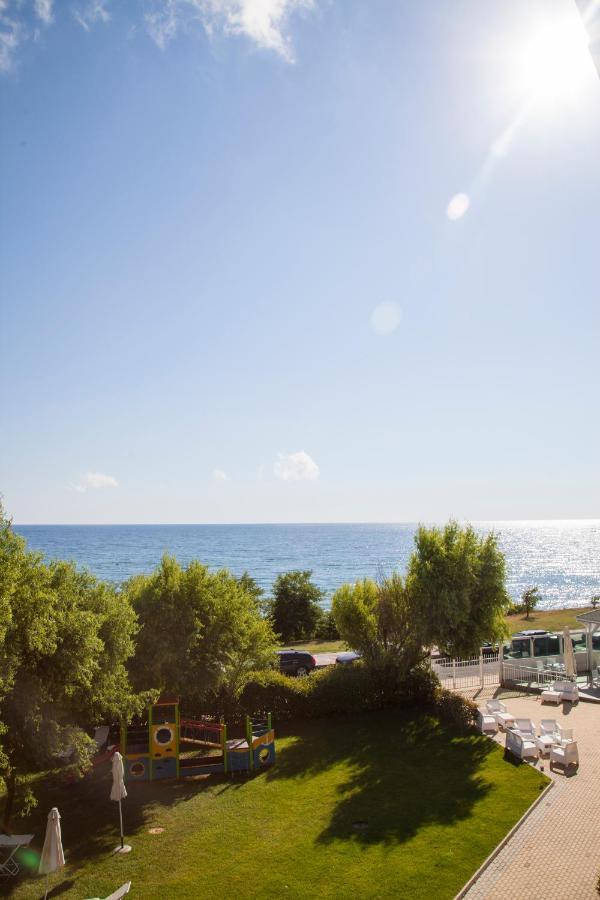 Hotel Perla Beach Luxury Primorszko Kültér fotó